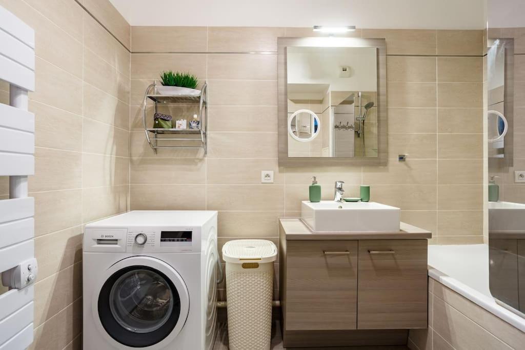 Apt 6P - Standing Rer Tram Paris Orly Velizy เลอเปลซีส์-โรแบงซง ภายนอก รูปภาพ
