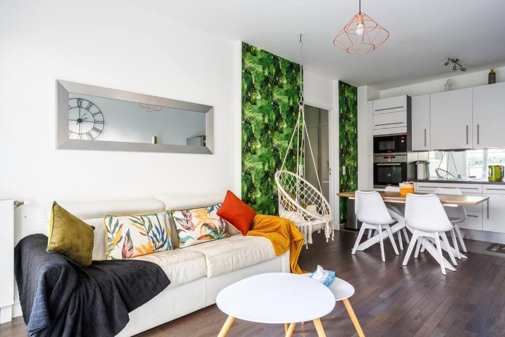 Apt 6P - Standing Rer Tram Paris Orly Velizy เลอเปลซีส์-โรแบงซง ภายนอก รูปภาพ