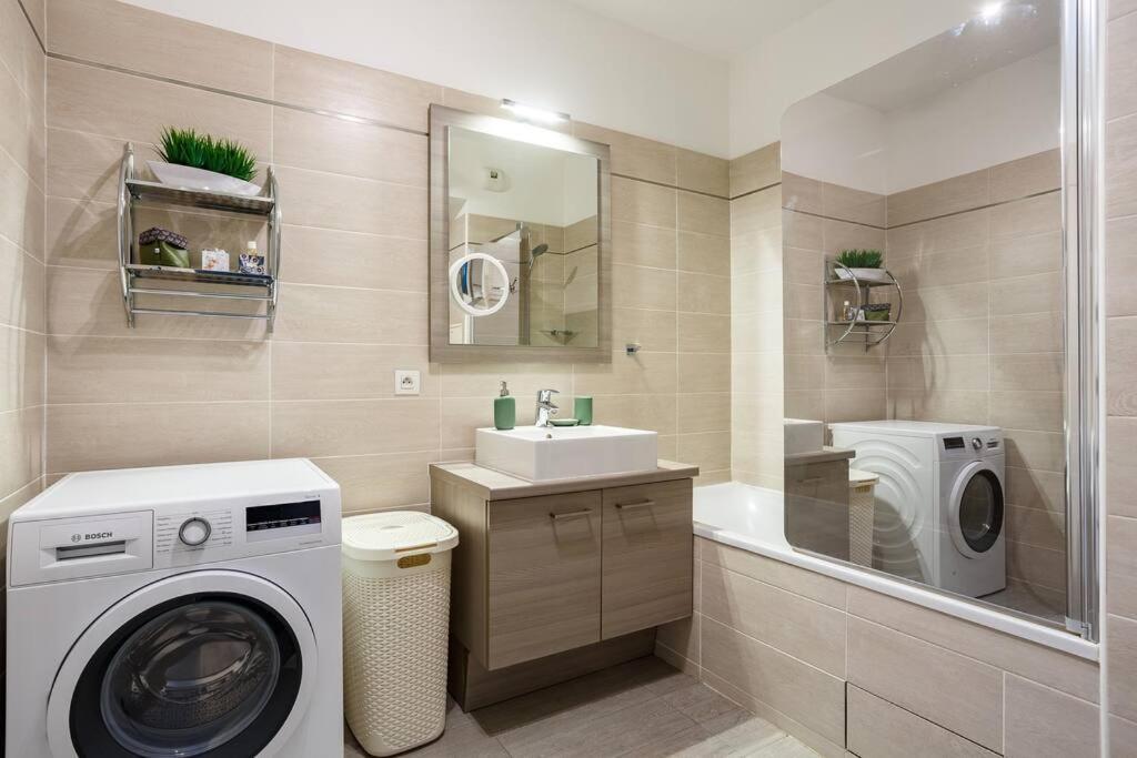 Apt 6P - Standing Rer Tram Paris Orly Velizy เลอเปลซีส์-โรแบงซง ภายนอก รูปภาพ